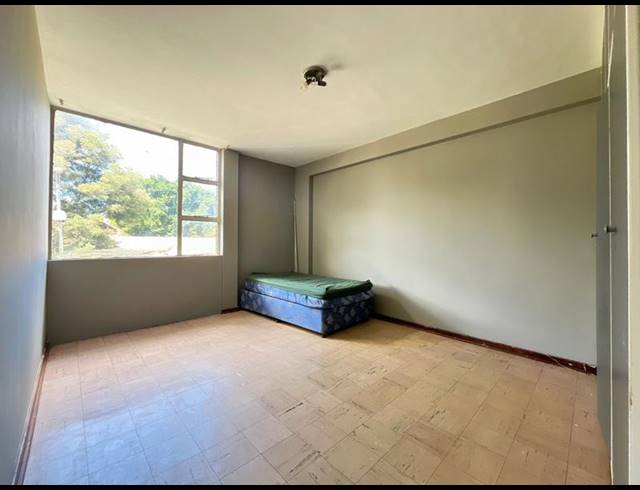 2 BEDROOM APARTMENT FOR SALE IN FLORIDA LAKE